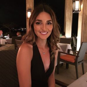 Meet your Posher, Ariana